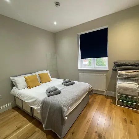 Lovely 1 Bedroom Apartment With On Street Parking London Exterior photo