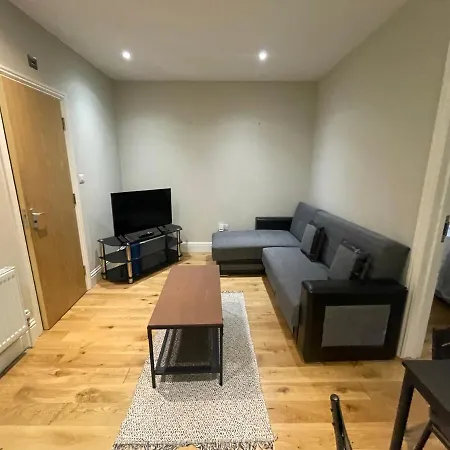 Lovely 1 Bedroom Apartment With On Street Parking London Exterior photo